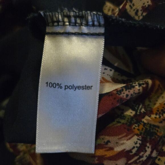 Maurices Navy Floral Criss Cross Blouse Size XL - Picture 3 of 9